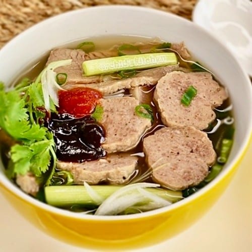 Chen Bo Vien (Meatballs).